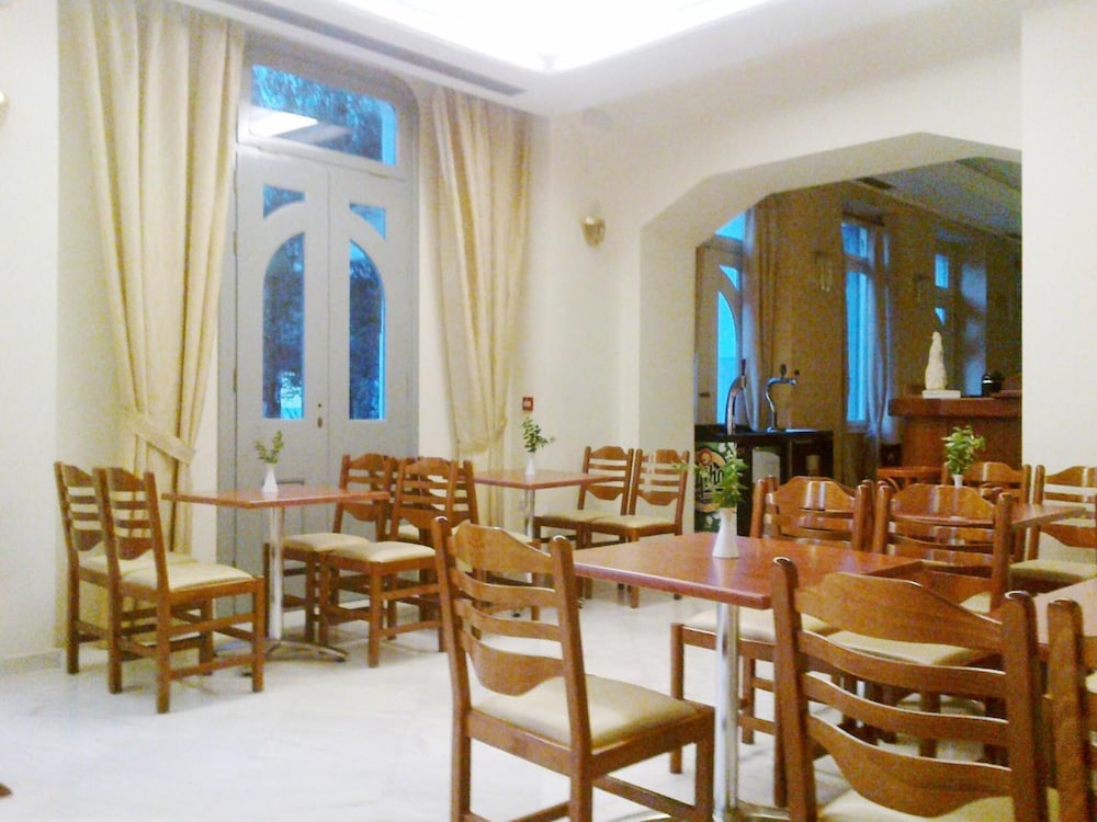 Rio Athens Hotel 33/49