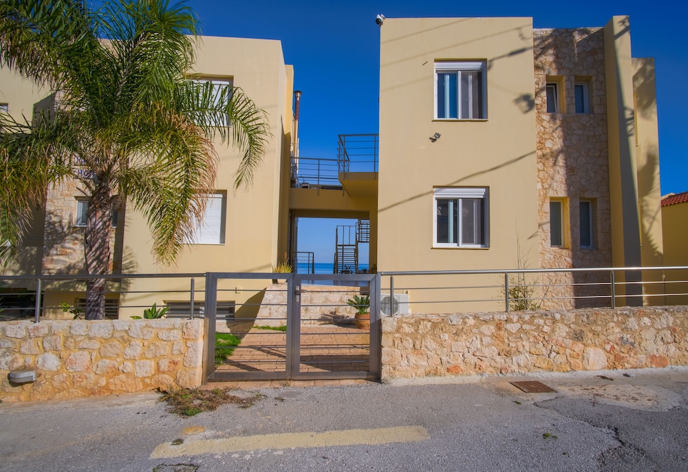 Blue Villas 32/50