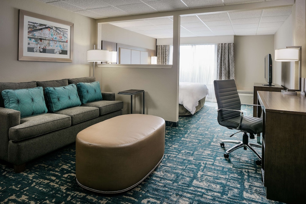 Radisson Hotel and Conference Center Coralville - Iowa City 31/61