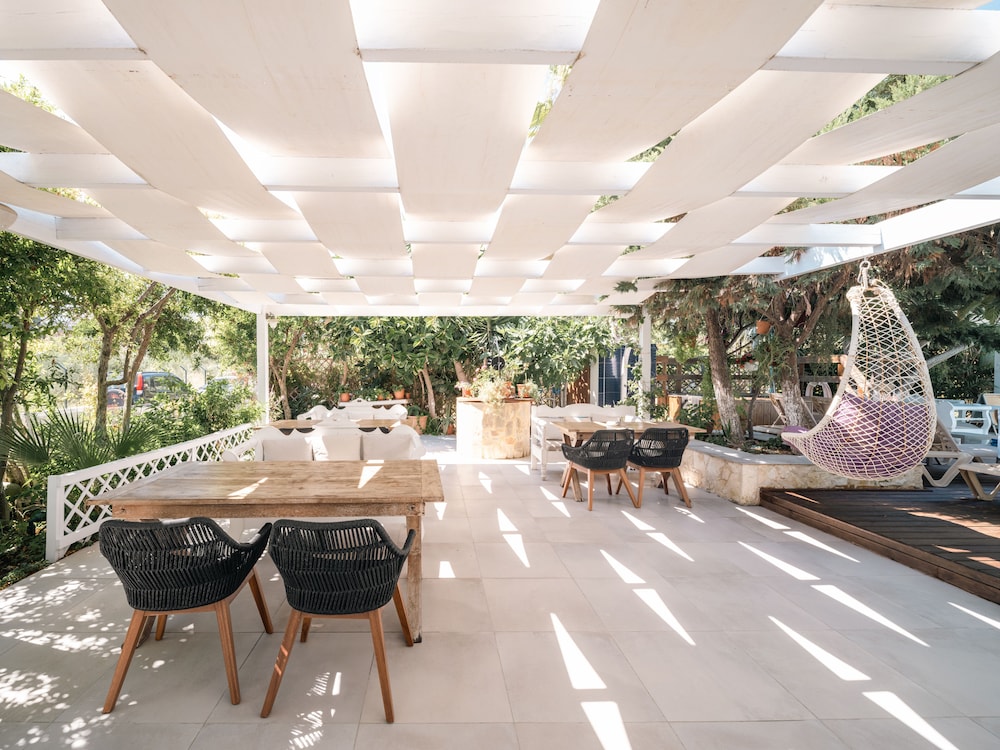 Georgias Garden by Omilos Hotels 6/50
