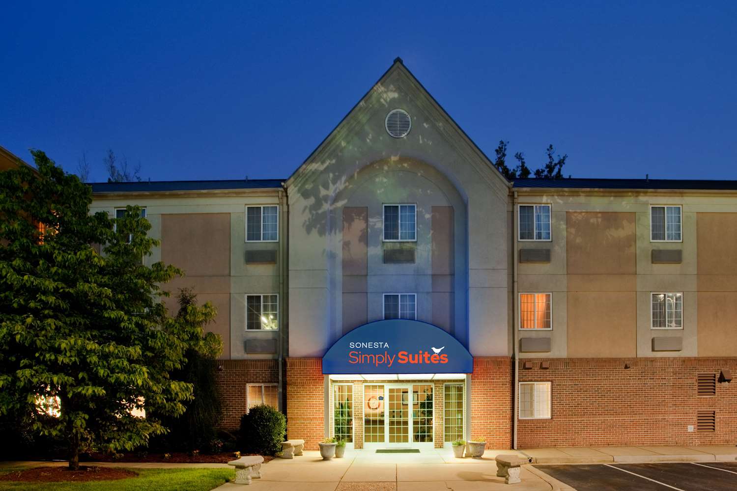 Sonesta Simply Suites Hampton 2/47