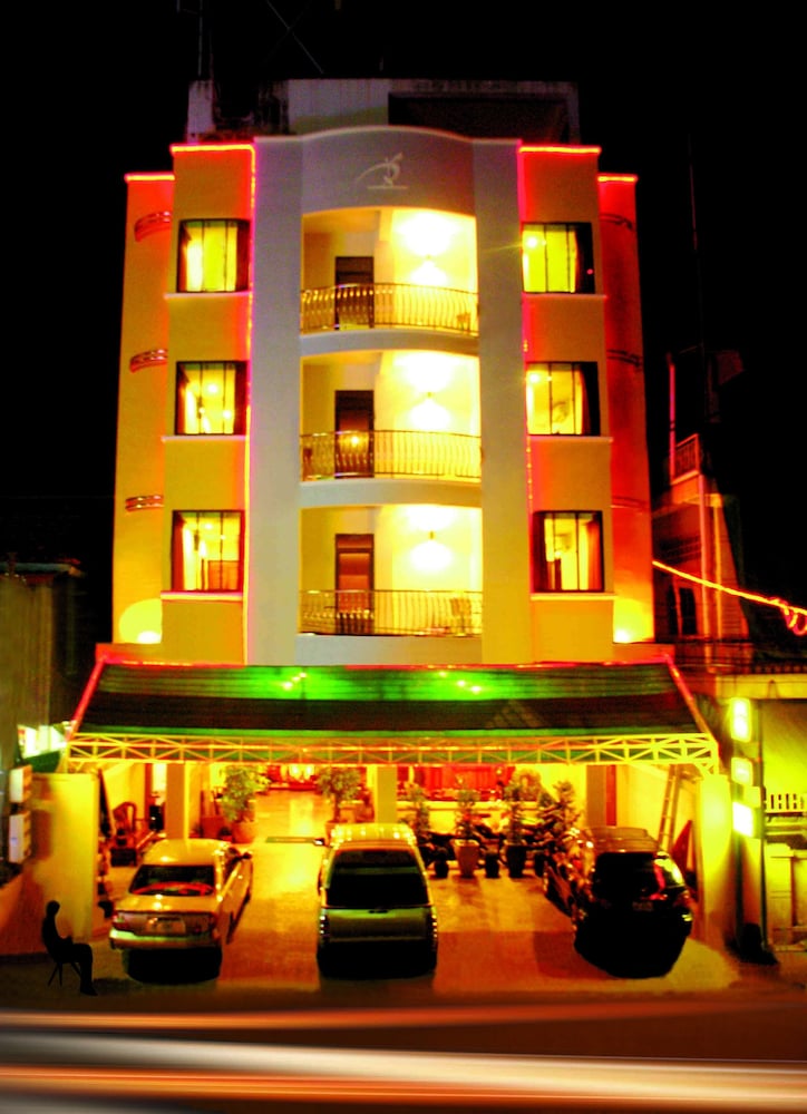 Star Wood Inn 1/40