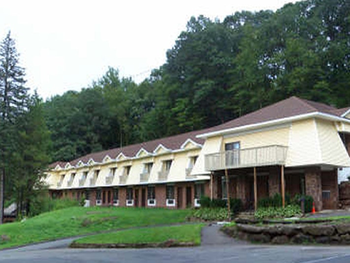 Passport Inn And Suites 1/11