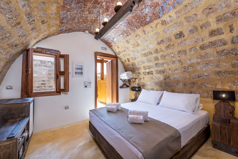 10GR Boutique Hotel & Wine Bar - Adults Only 16/64
