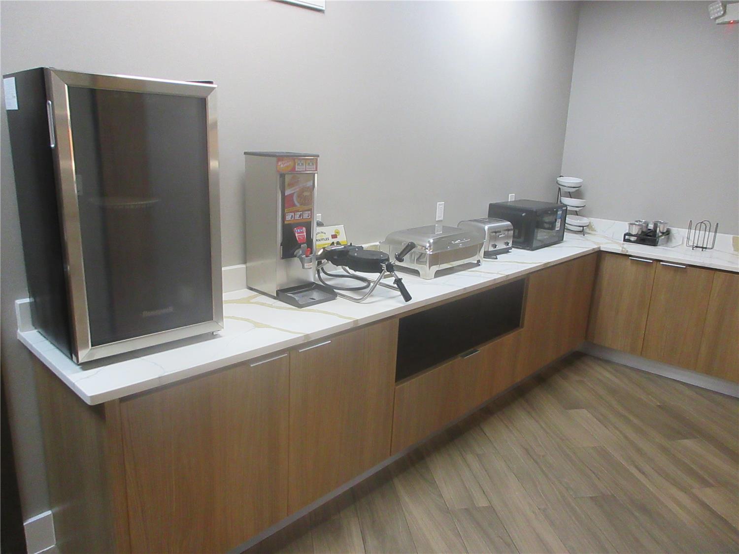 Best Western Plus Pearland/Houston Medical Center Hotel 13/37