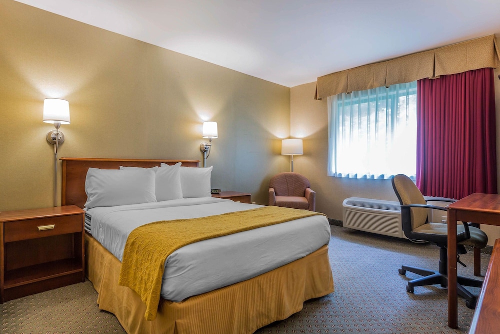 Quality Inn Hyde Park Poughkeepsie North 11/40