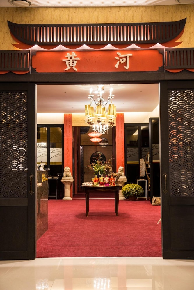 Isquare Hotel 44/50