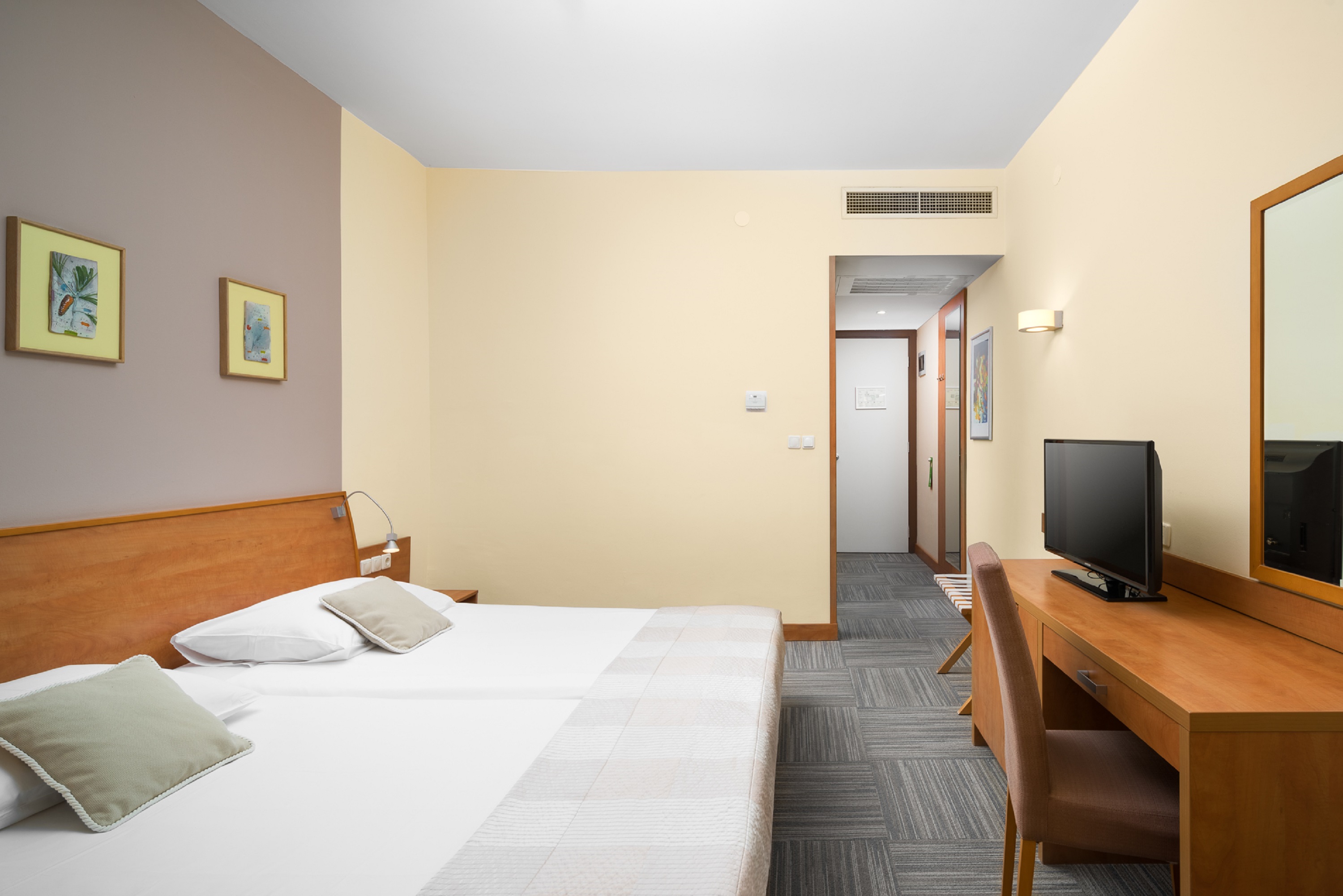 غرفة كلاسيكية بسرير مزدوج أو سريرين منفصلين بإطلالة على المتنزه، Valamar Tirena Hotel 2/6