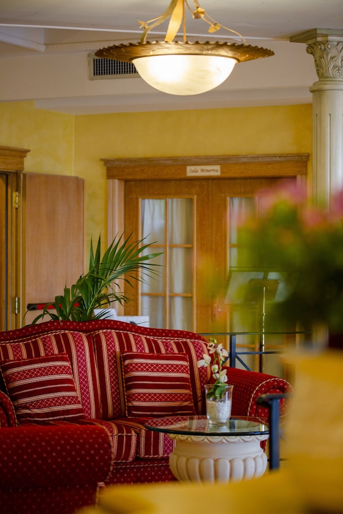 Hotel Villa Romana 38/62