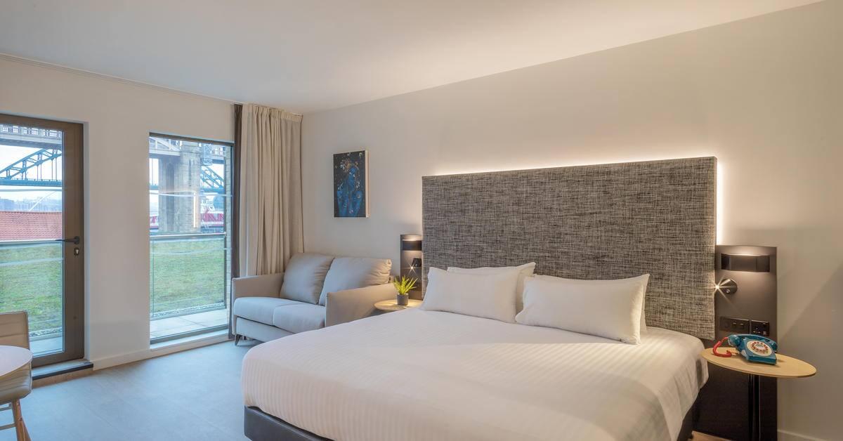 Innside, Studio, Balcony