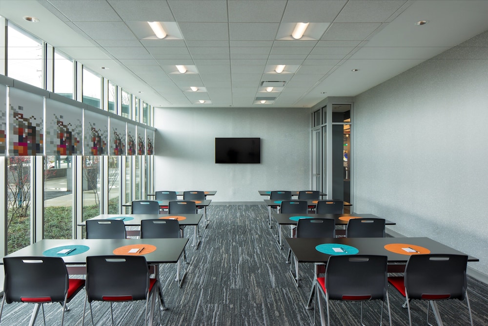 ALOFT LOUISVILLE EAST 30/33