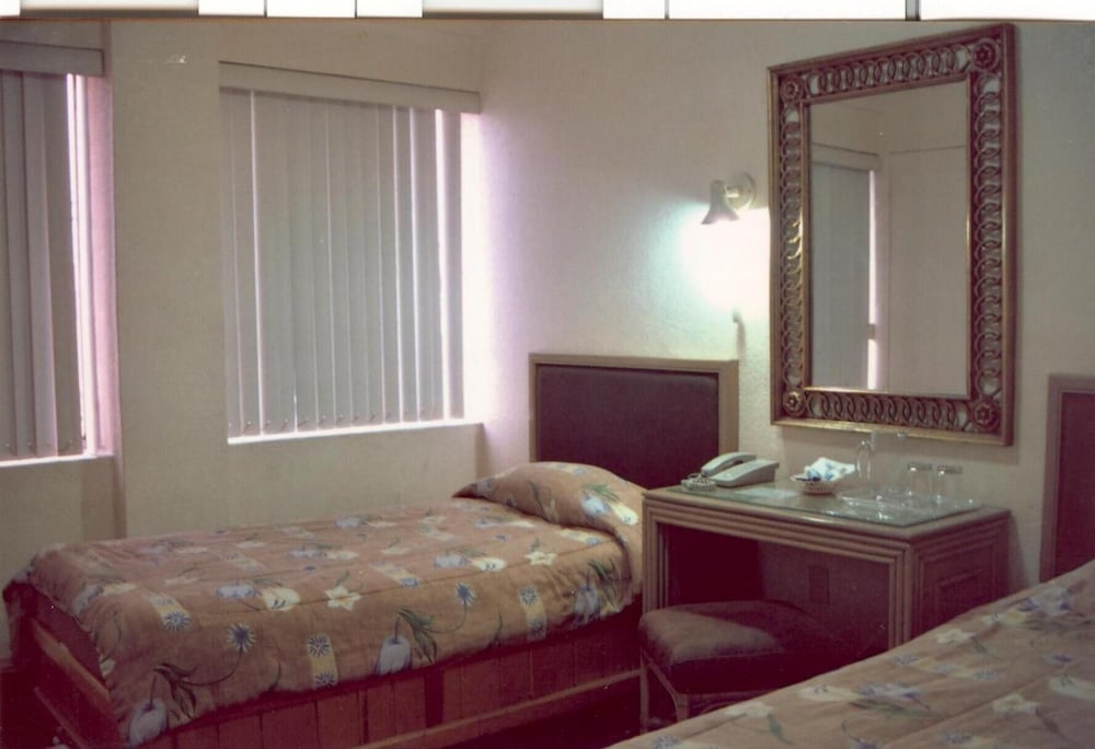 HOTEL 5A AVENIDA 15/34