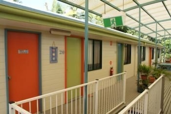 Coolum Budget Accommodation 6/34
