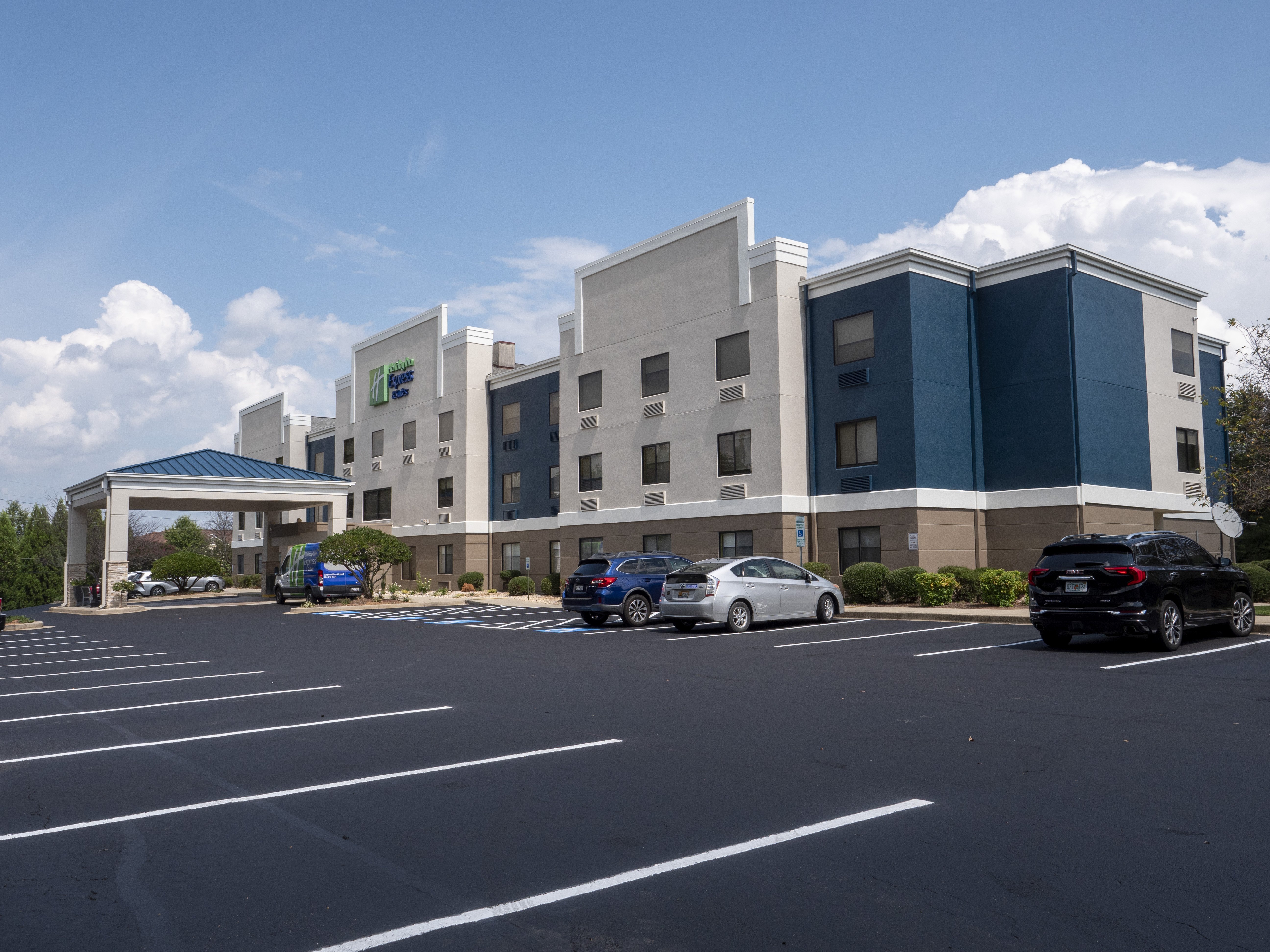 Holiday Inn Express Suites Greenville Airport 65/70