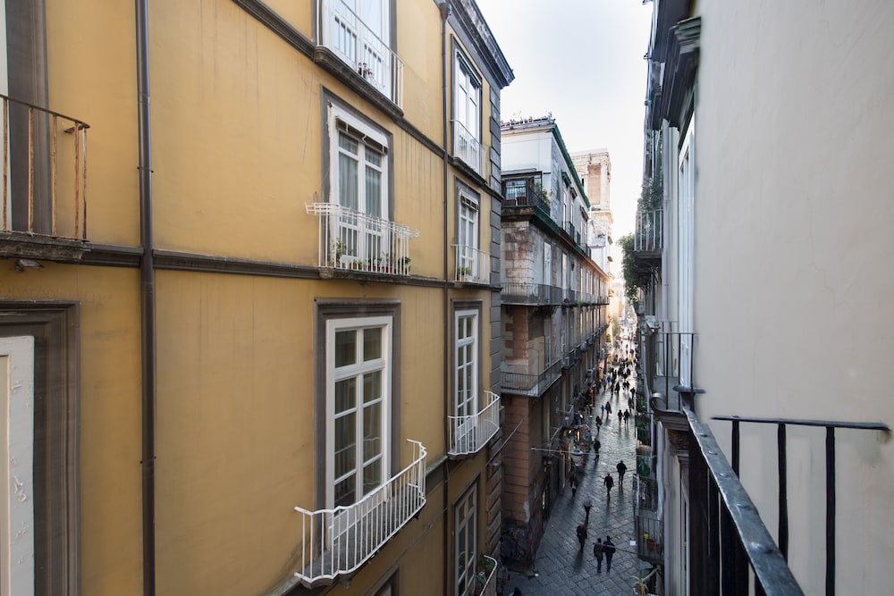 SANTA CHIARA BOUTIQUE HOTEL 64/73
