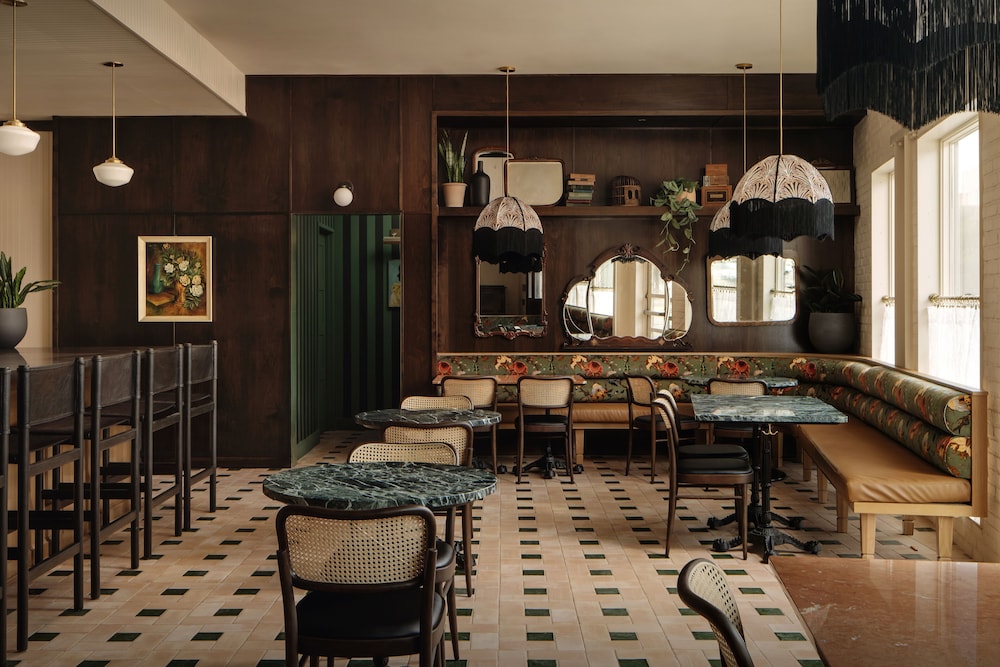 The Frances Modern Inn 54/65