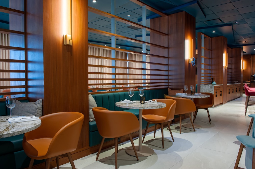 Matrix Hotel 52/66