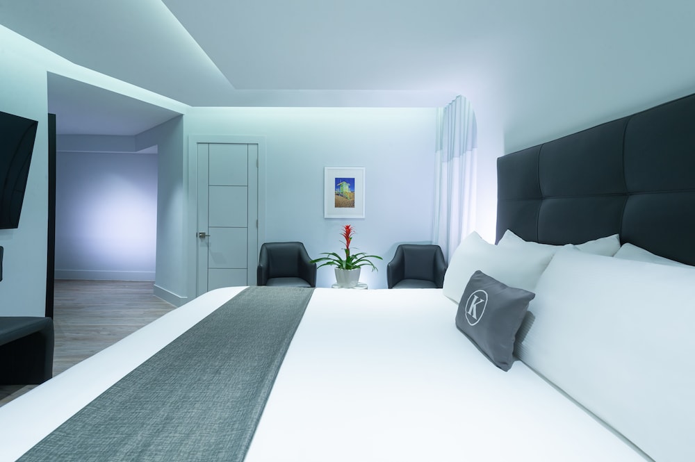 PREMIER, KING BED