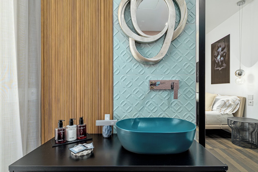 Kkult Boutique Hotel 53/57