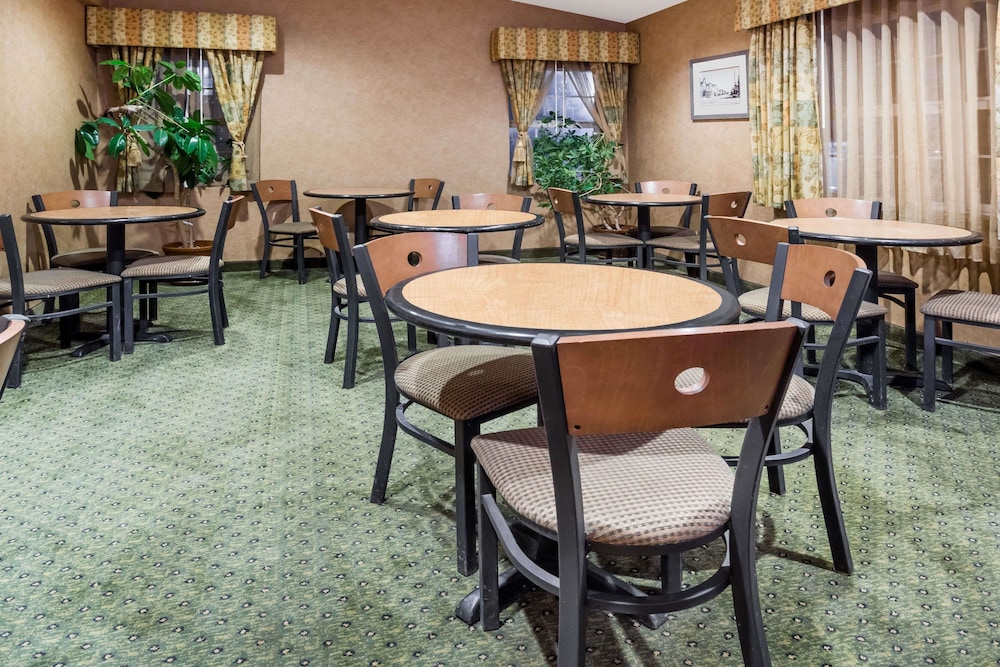 Ramada by Wyndham Frisco 26/32