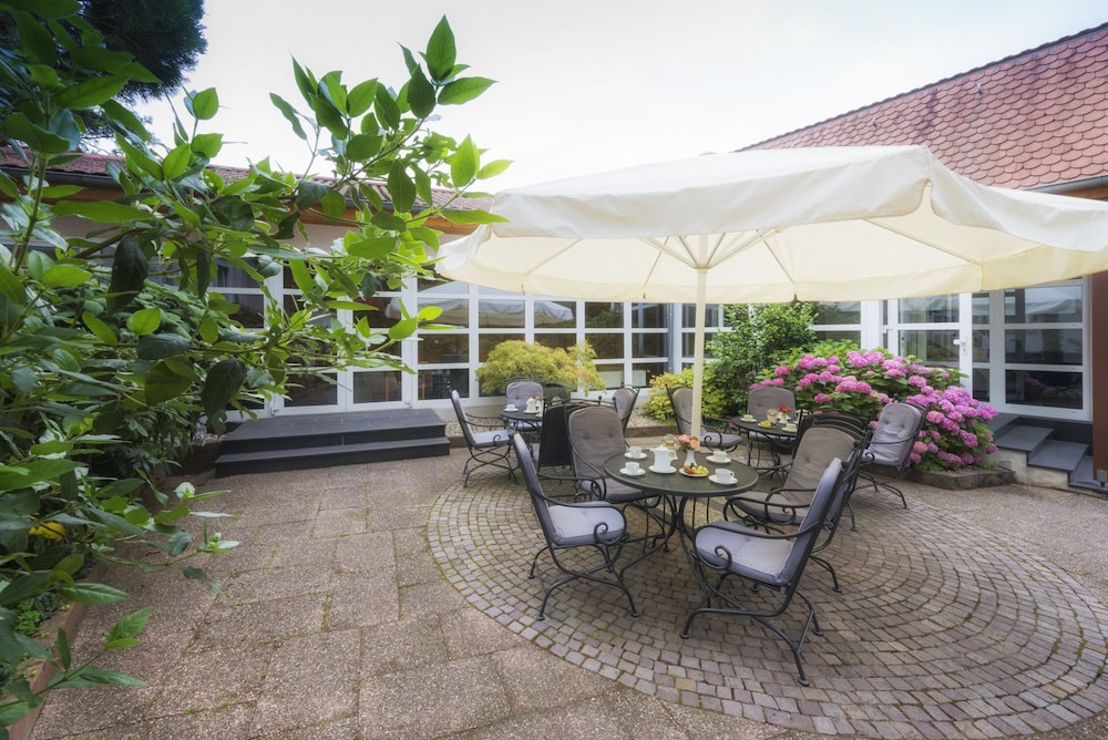 Parkhotel Atlantic Heidelberg 40/42