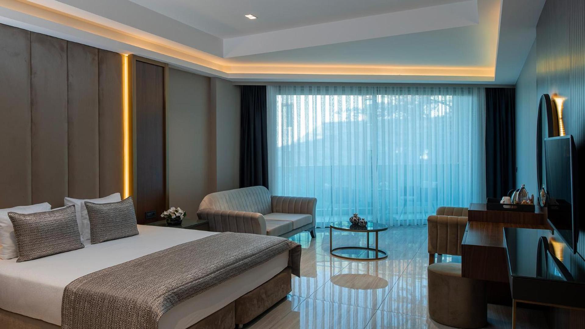 Family Suite Land View