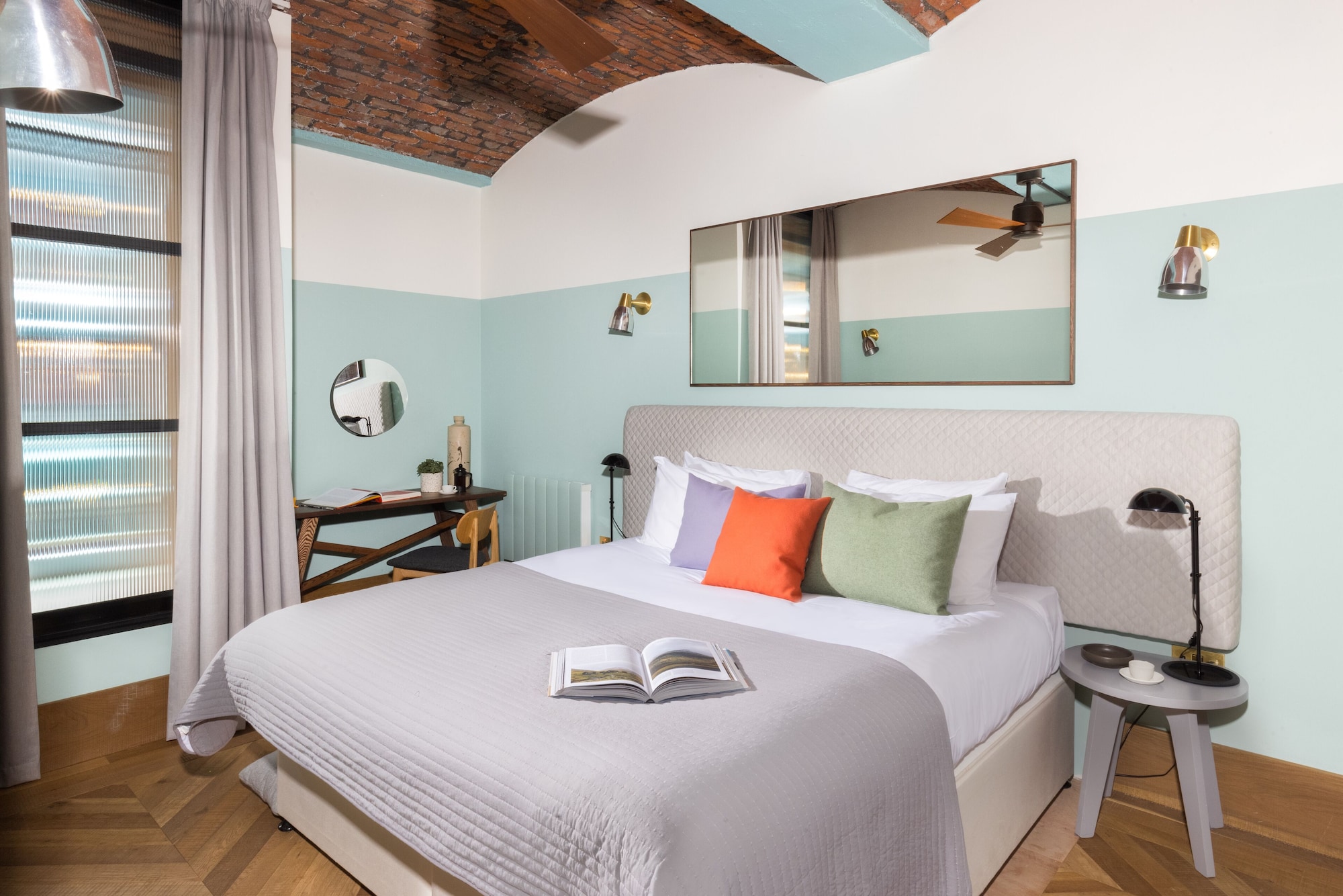 2 BEDROOMS, APARTMENT
