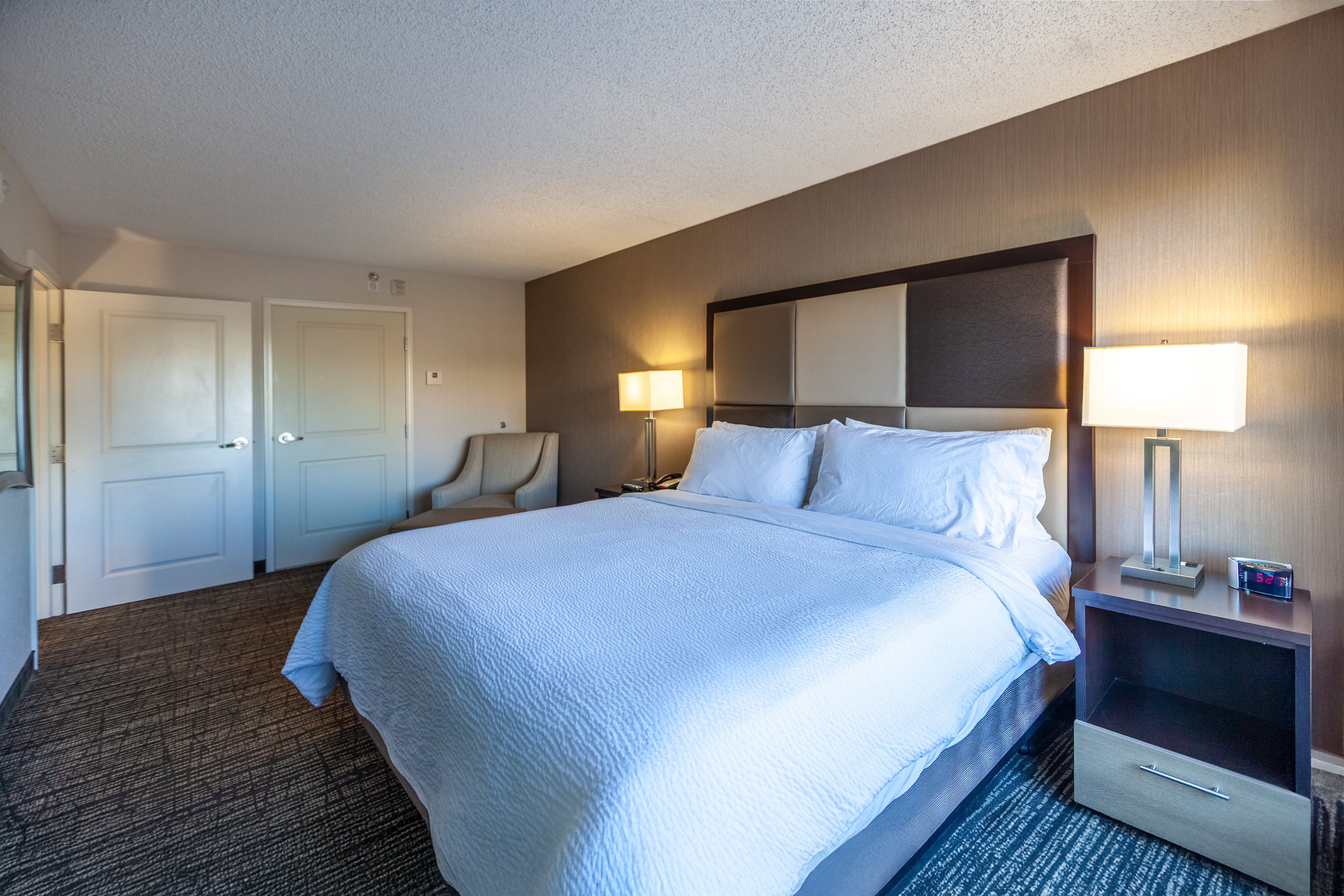 Holiday Inn And Suites Scottsdale North Airpark Ex Wingate By Wyndham Scottsdale 10/50