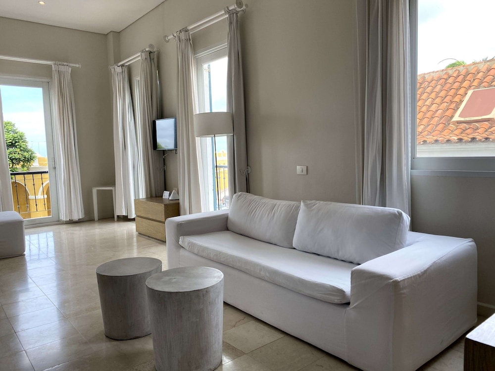 Bovedas de Santa Clara Boutique Hotel 46/78