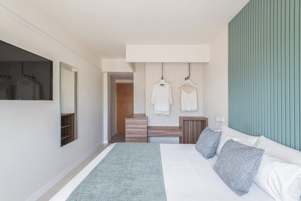 غرفة قياسية بفراش فوتون وسرير مزدوج وسرير فردي بشرفة، Eurosalou Hotel 3/10