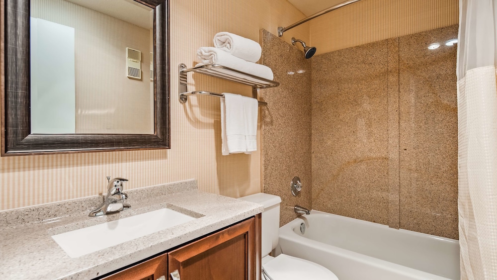Lompoc Valley Inn and Suites 32/33