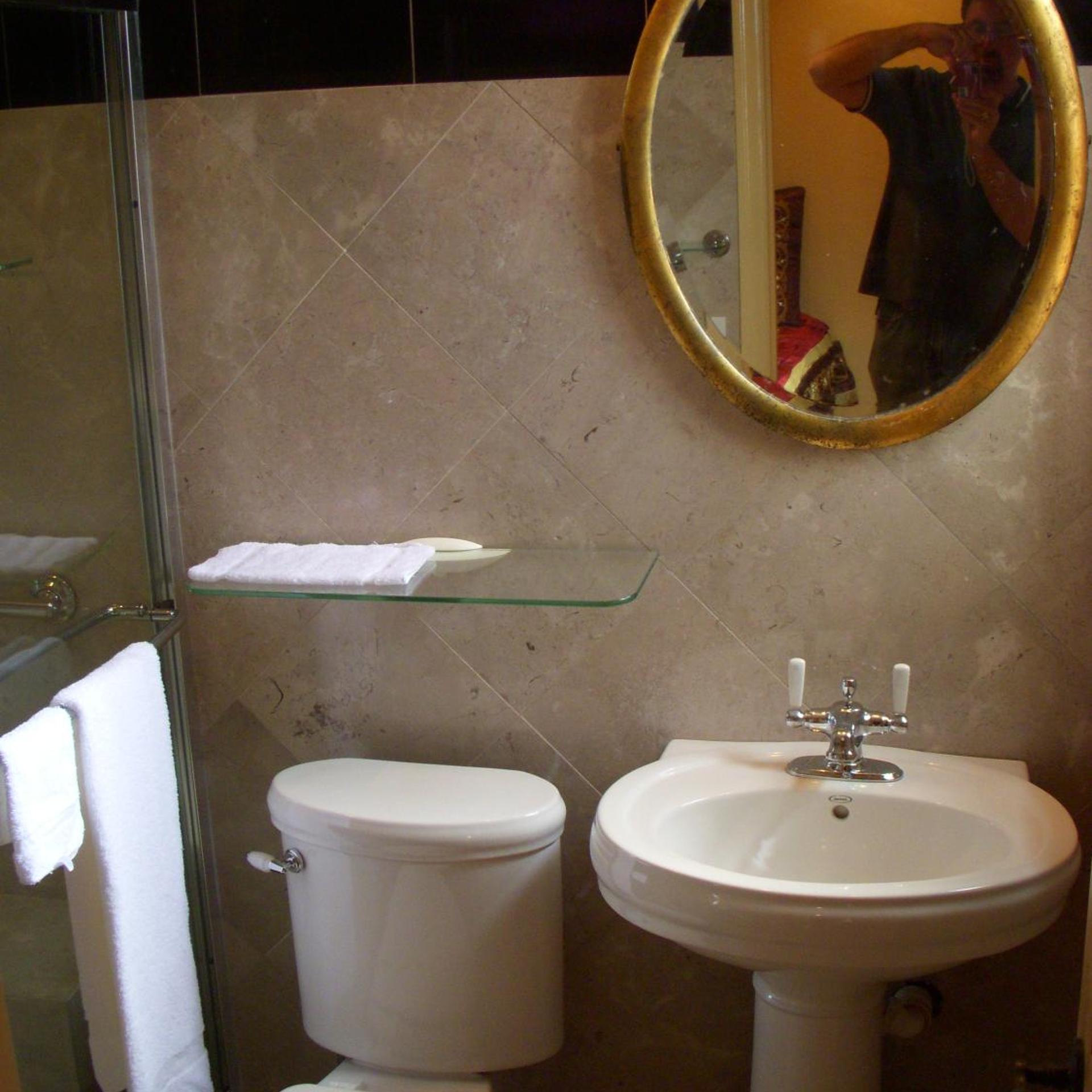 Hyde Park Hotel 46/51