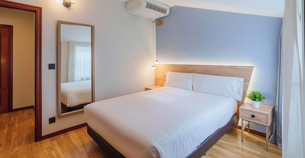 2 Bedrooms, Family, 1 Double and 3 Single Beds