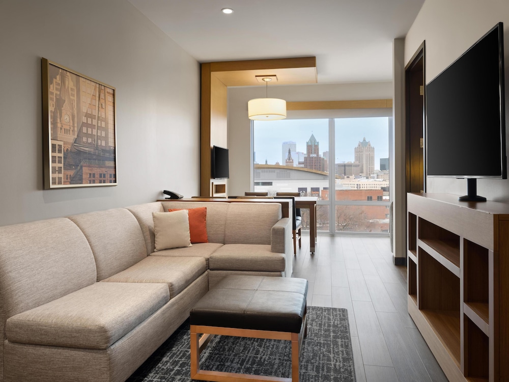 Hyatt Place Milwaukee Downtown 47/71