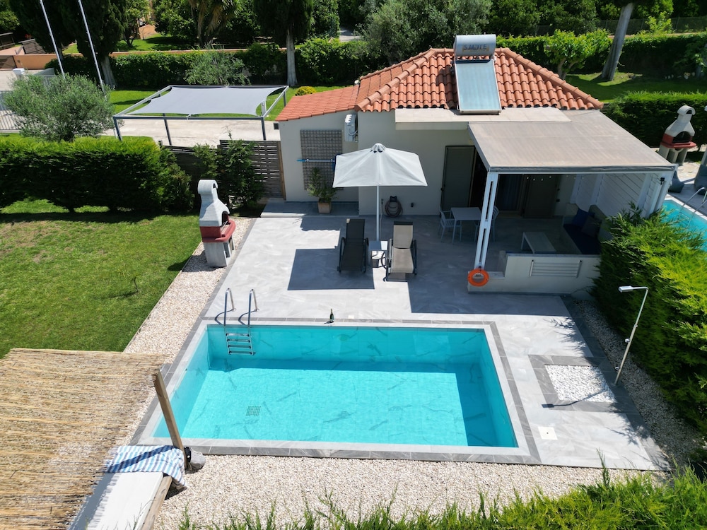 Cypress Garden Villas 38/50