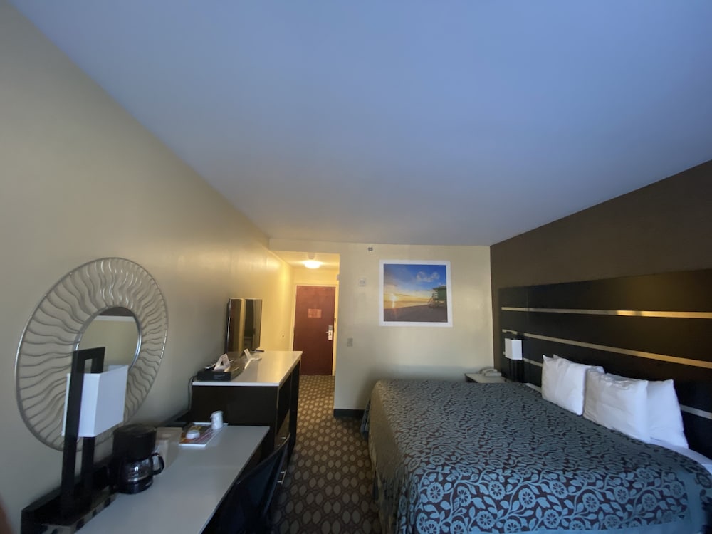 Days Inn By Wyndham Budd Lake 5/26
