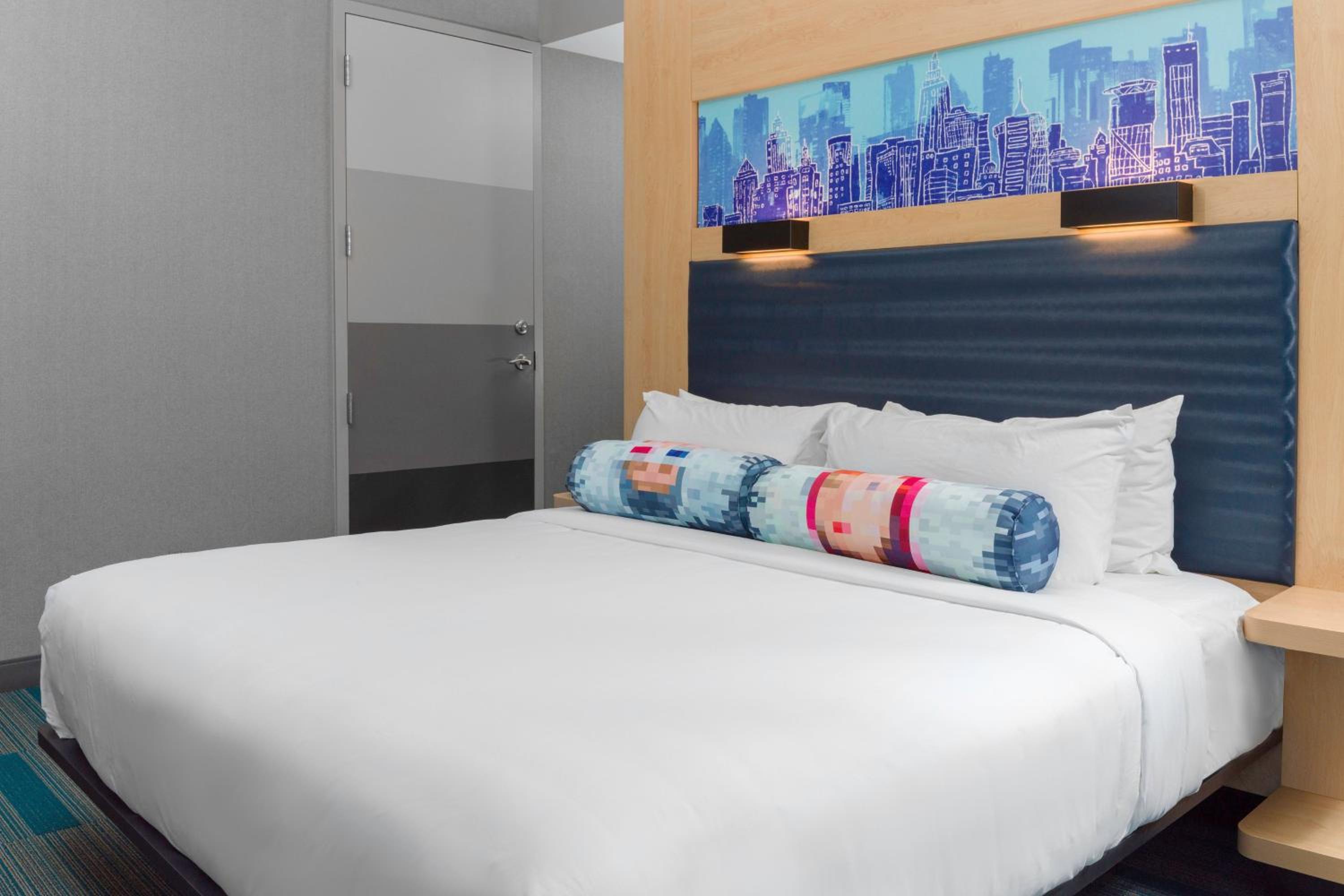 Aloft, Guest Room, King Bed