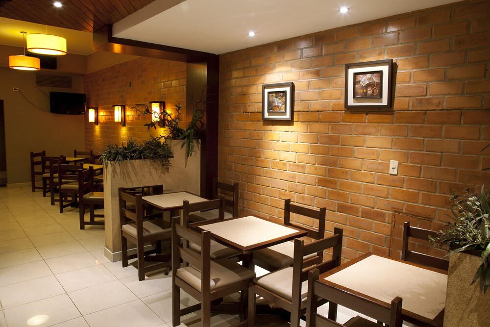 Kamana Hotel 23/28