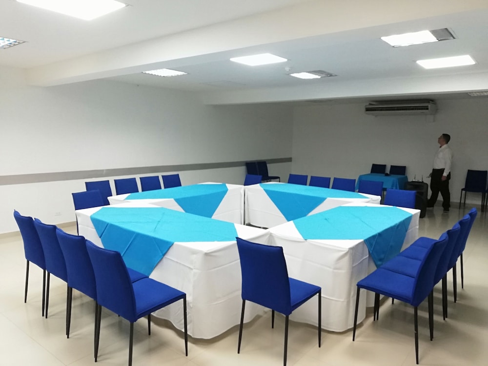 Ayenda Mar Azul Neiva 45/61