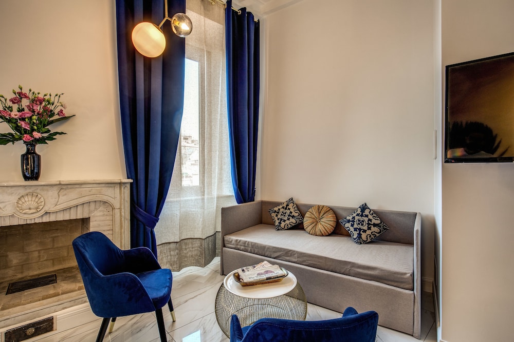 Little Queen Pantheon Residence 32/50