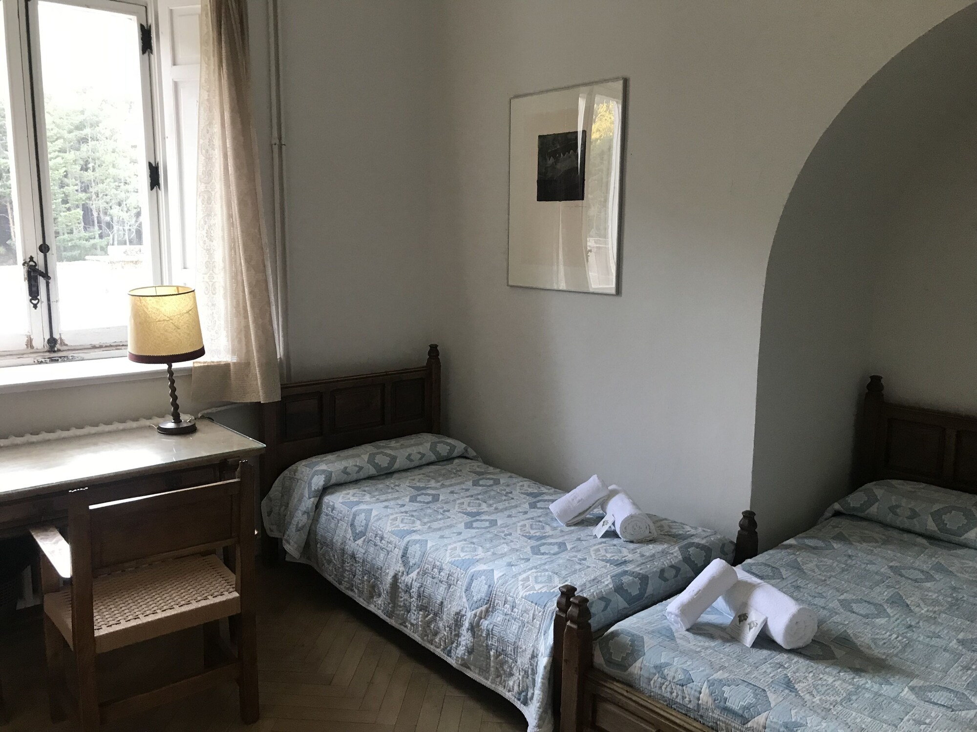 ROOM, DOUBLE BED