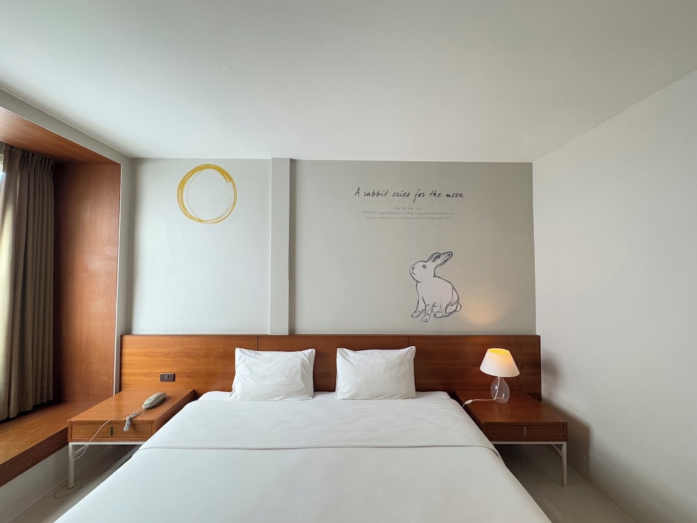 DELUXE, DOUBLE BED