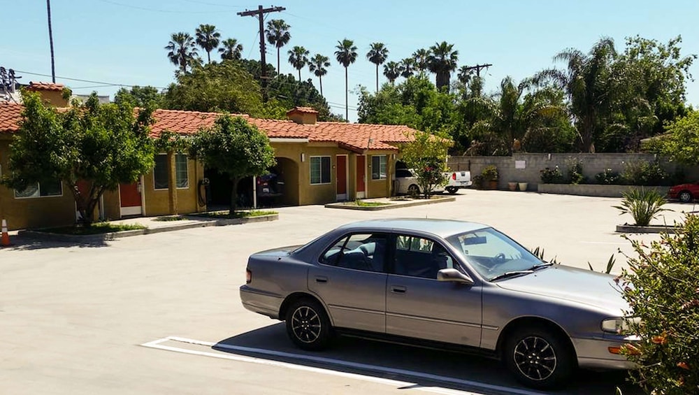 Economy Inn Motel Sylmar 32/34