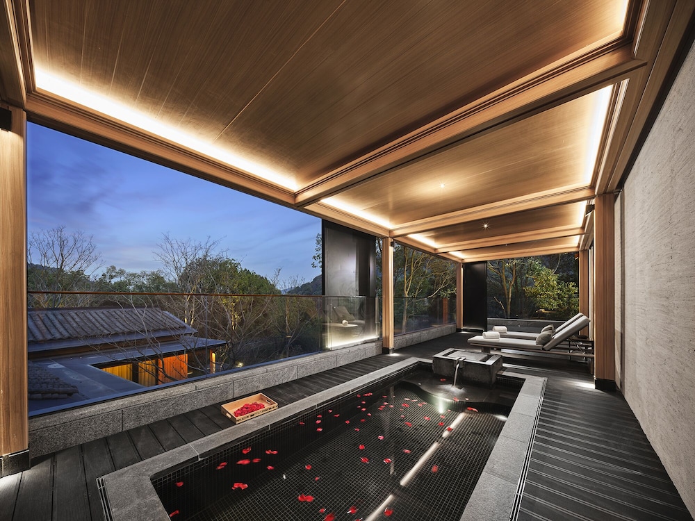 Xianghu Xiaoyao Manor 16/50