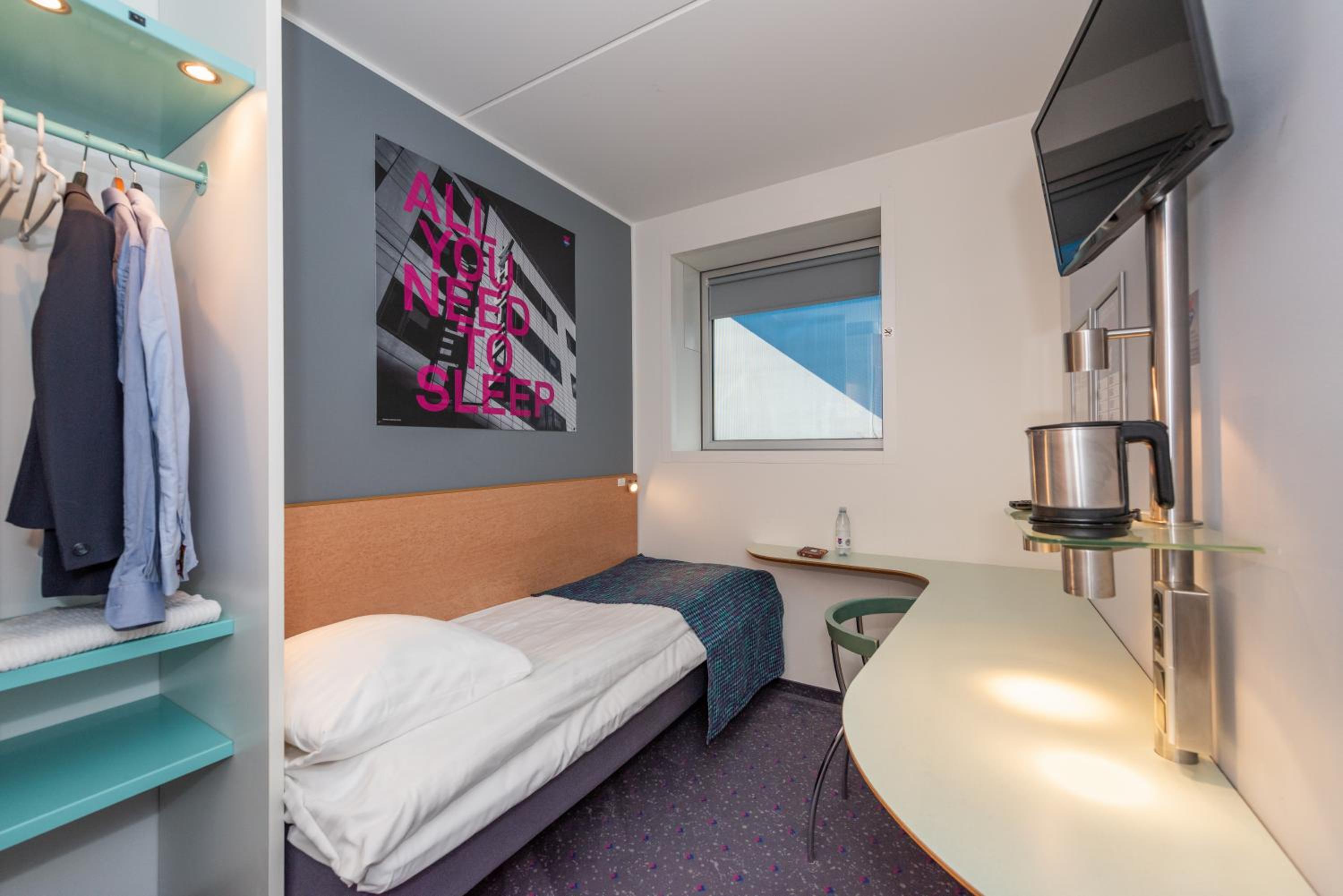 Economy, Bunk Beds