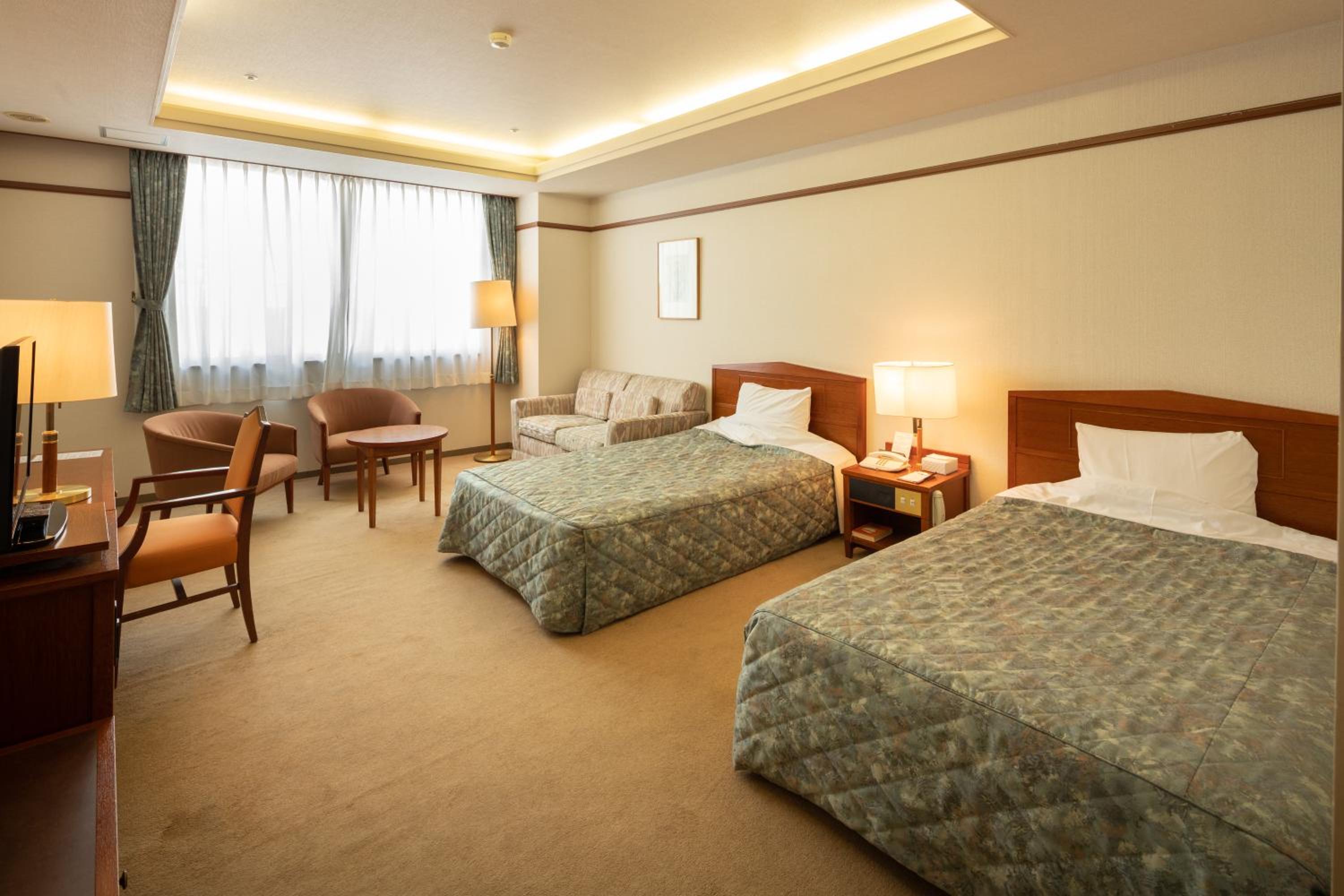 Deluxe, Twin Beds, Smoking