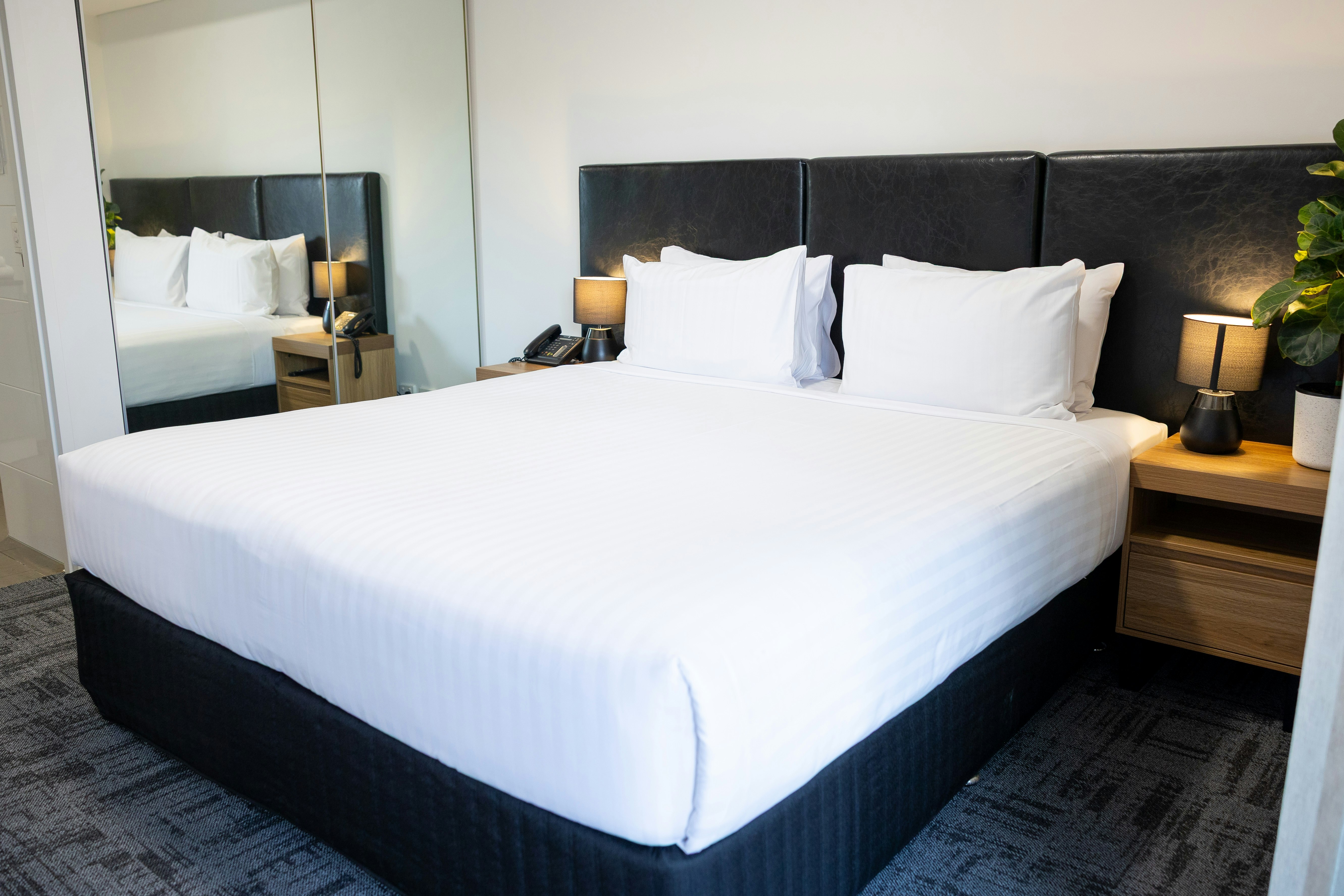 Baileys Serviced Apartments 29/76
