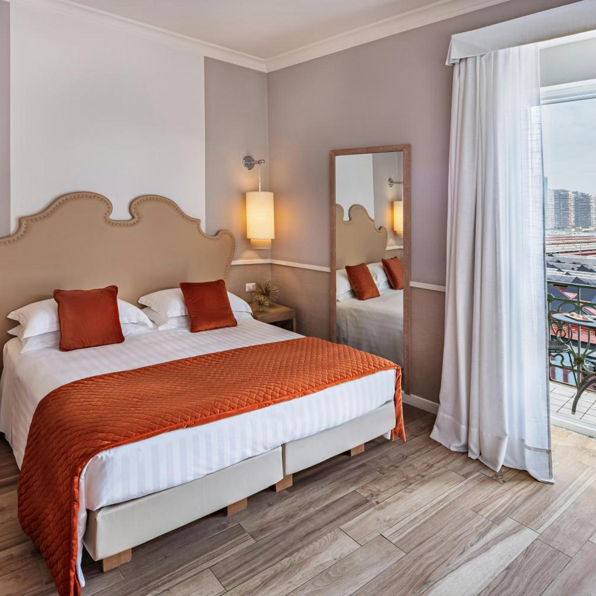 Deluxe, Double or Twin Bed, Volcano View 3/10