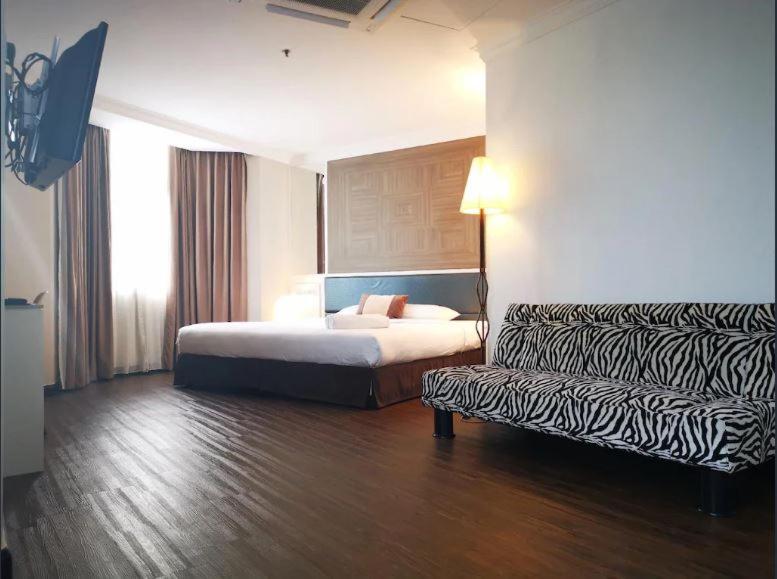 Regal, Suite