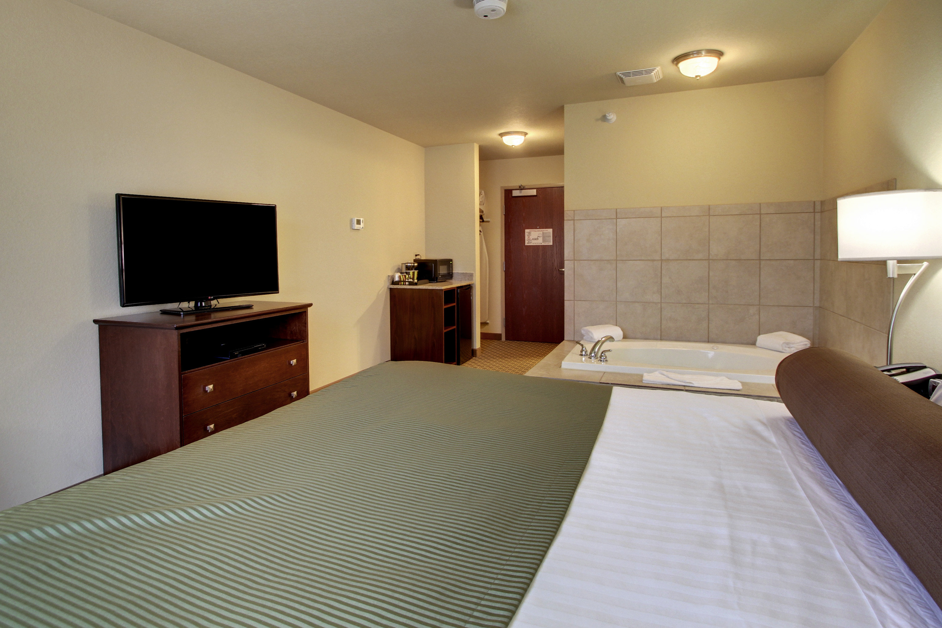 Cobblestone Inn Suites Corry Pa 50/70